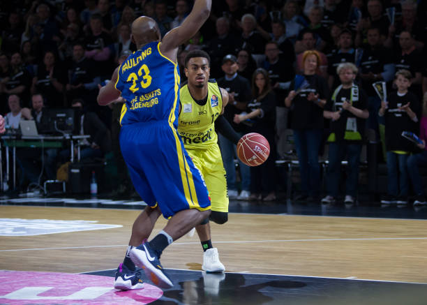 以灵活的身 以灵活的身